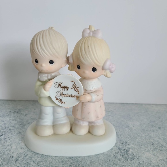 Precious Moments Figurine Happy Anniversary - Picture 1 of 6
